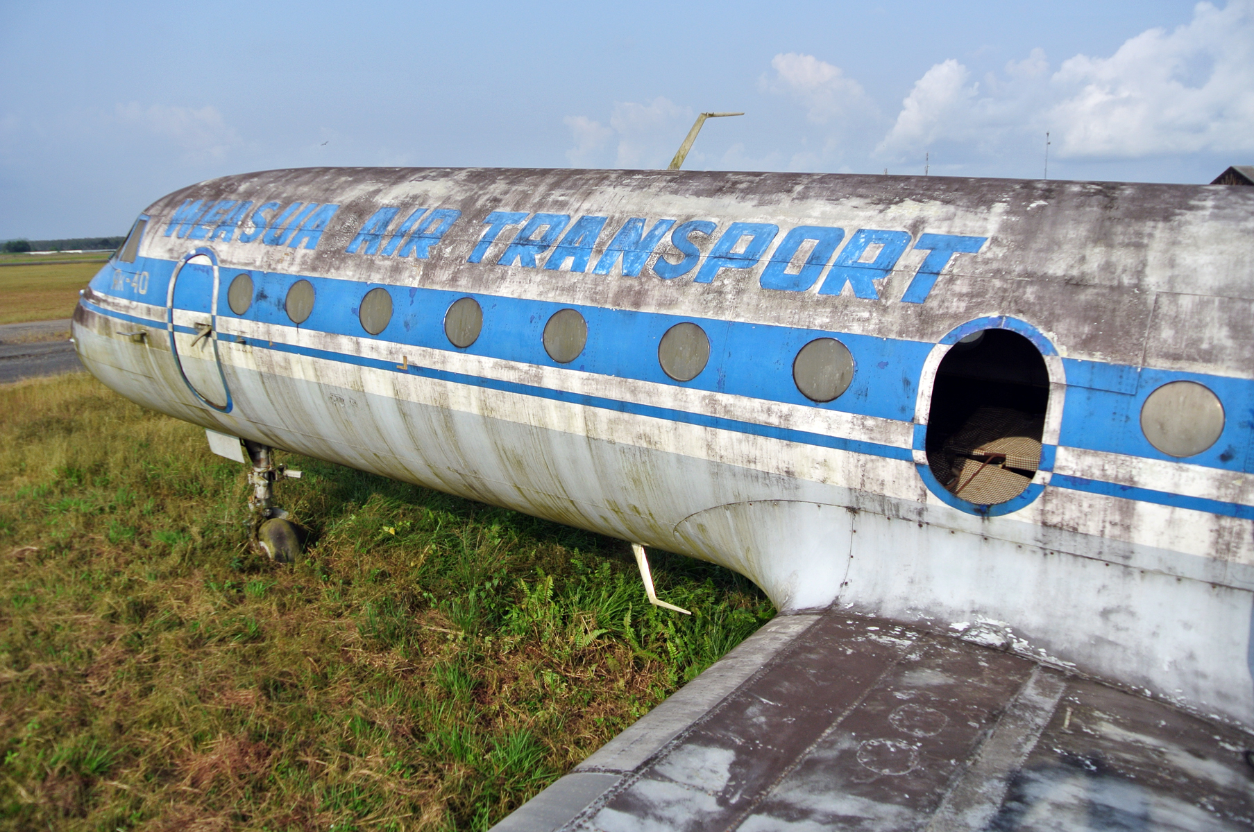 Yak40atROB2.jpg